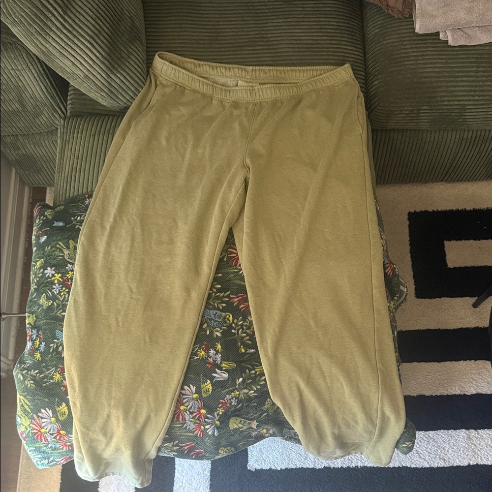Universal Thread Sage Green Joggers